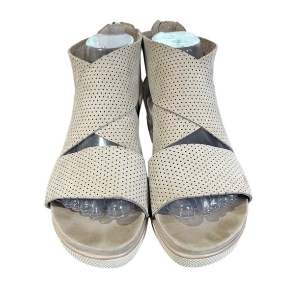 Eileen Fisher Women's 8.5 Sandals Wedge Open Toe Perforated Beige Zip Closure - Picture 3 of 8